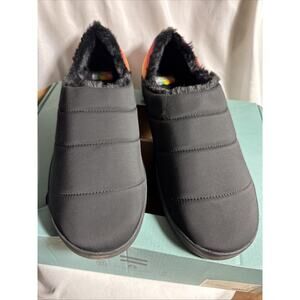 TOMS Men's Ezra Slipper Size 12 Black Matte Rainbow Hard Soles Soft NIB NEW
